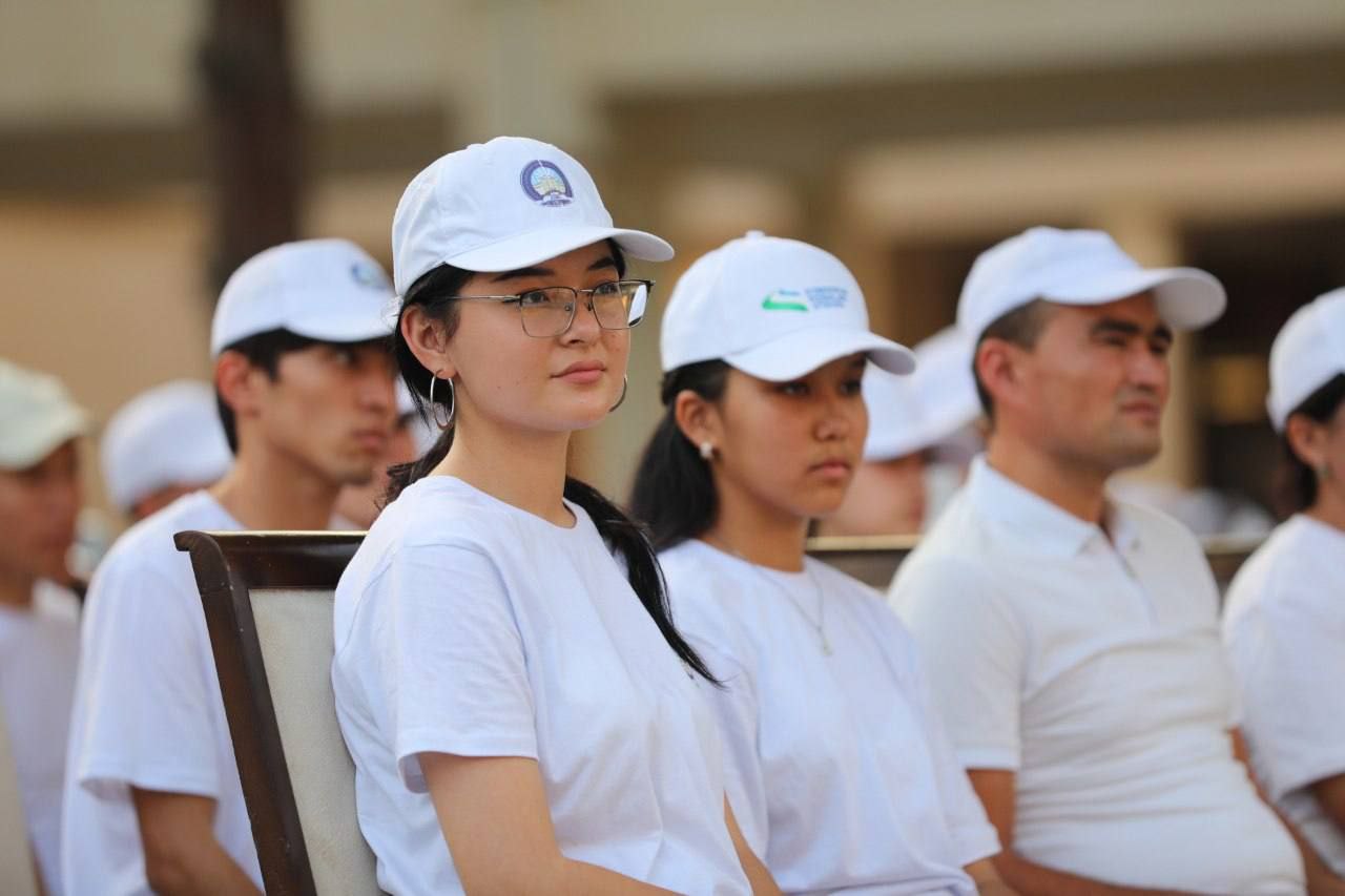 Uzbek new. Мотивация молодежи в Узбекистане. O'zbekiston yoshlari. New Andijan University. Uzbesiton yoshlari.